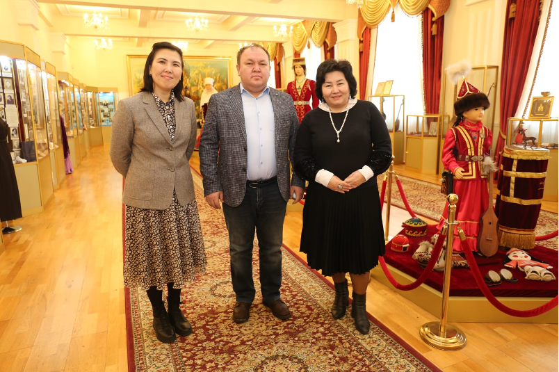 Ученые ЕНУ во главе с советником ректора Акерке Абылайхан посетили ведущие педагогические вузы.