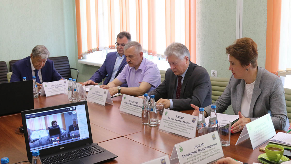 Заседание  Общественного  совета  государств-участников  СНГ  по экологическому  образованию  на базе  Белорусского Государственного университета  (г. Минск)